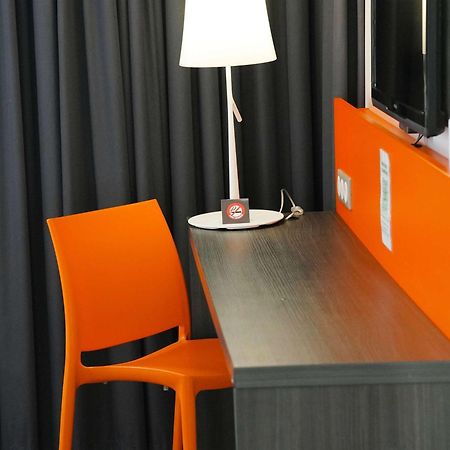 Готель Ibis Styles Caen Centre Gare Екстер'єр фото