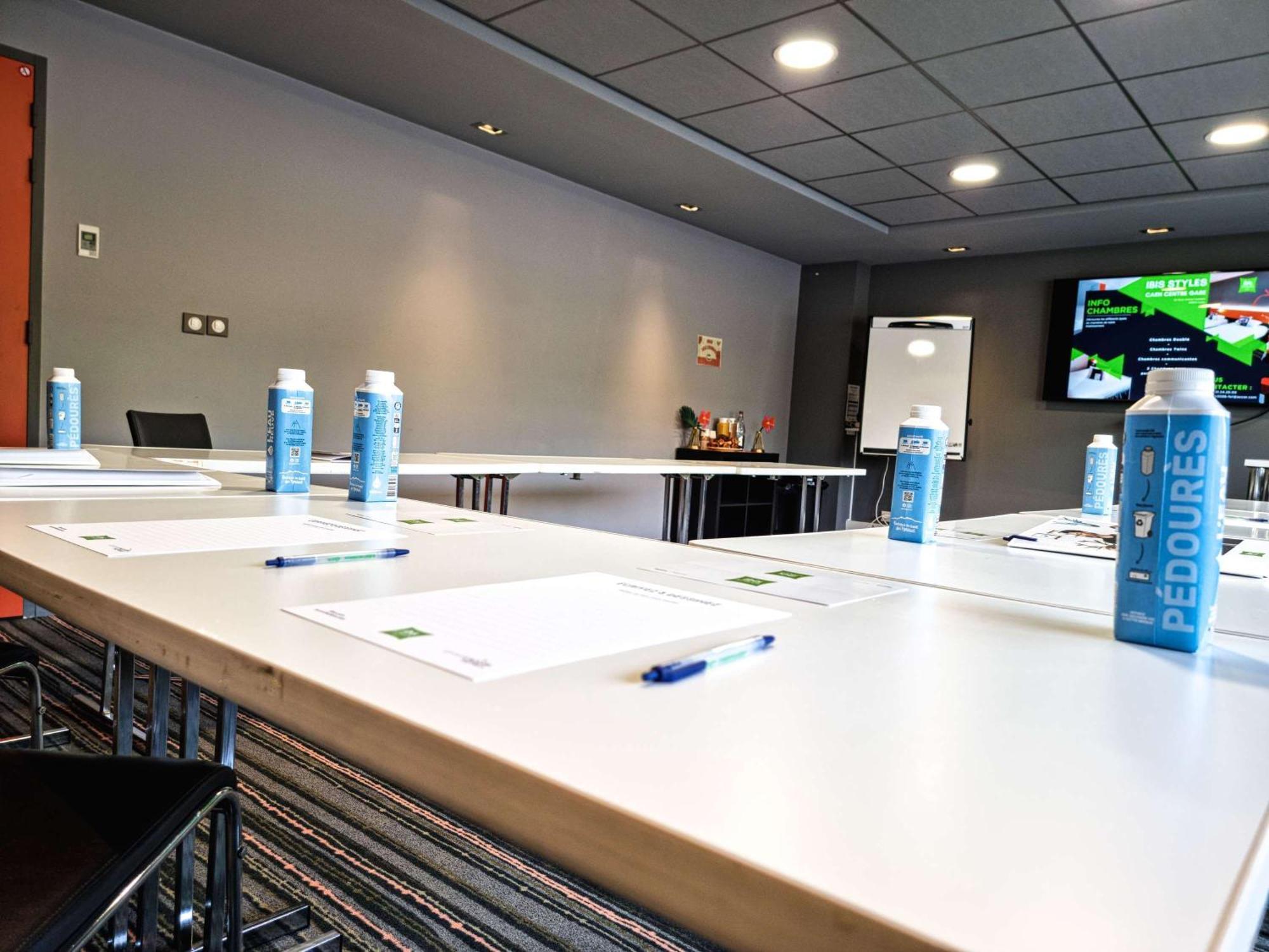 Готель Ibis Styles Caen Centre Gare Екстер'єр фото