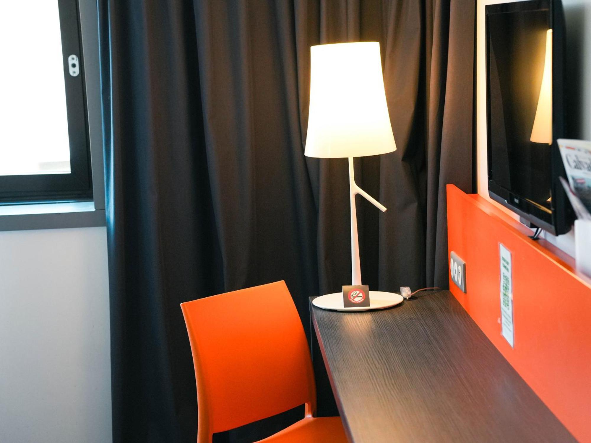Готель Ibis Styles Caen Centre Gare Екстер'єр фото