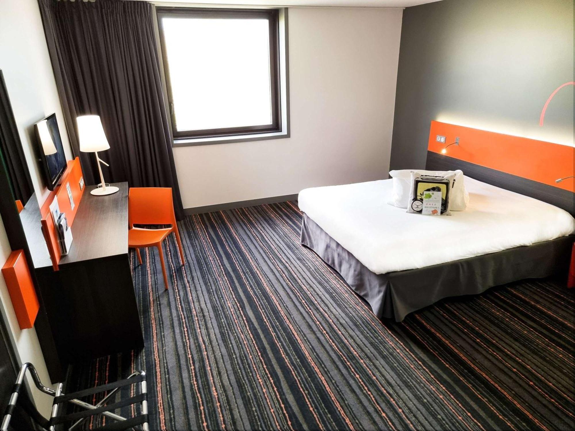 Готель Ibis Styles Caen Centre Gare Екстер'єр фото