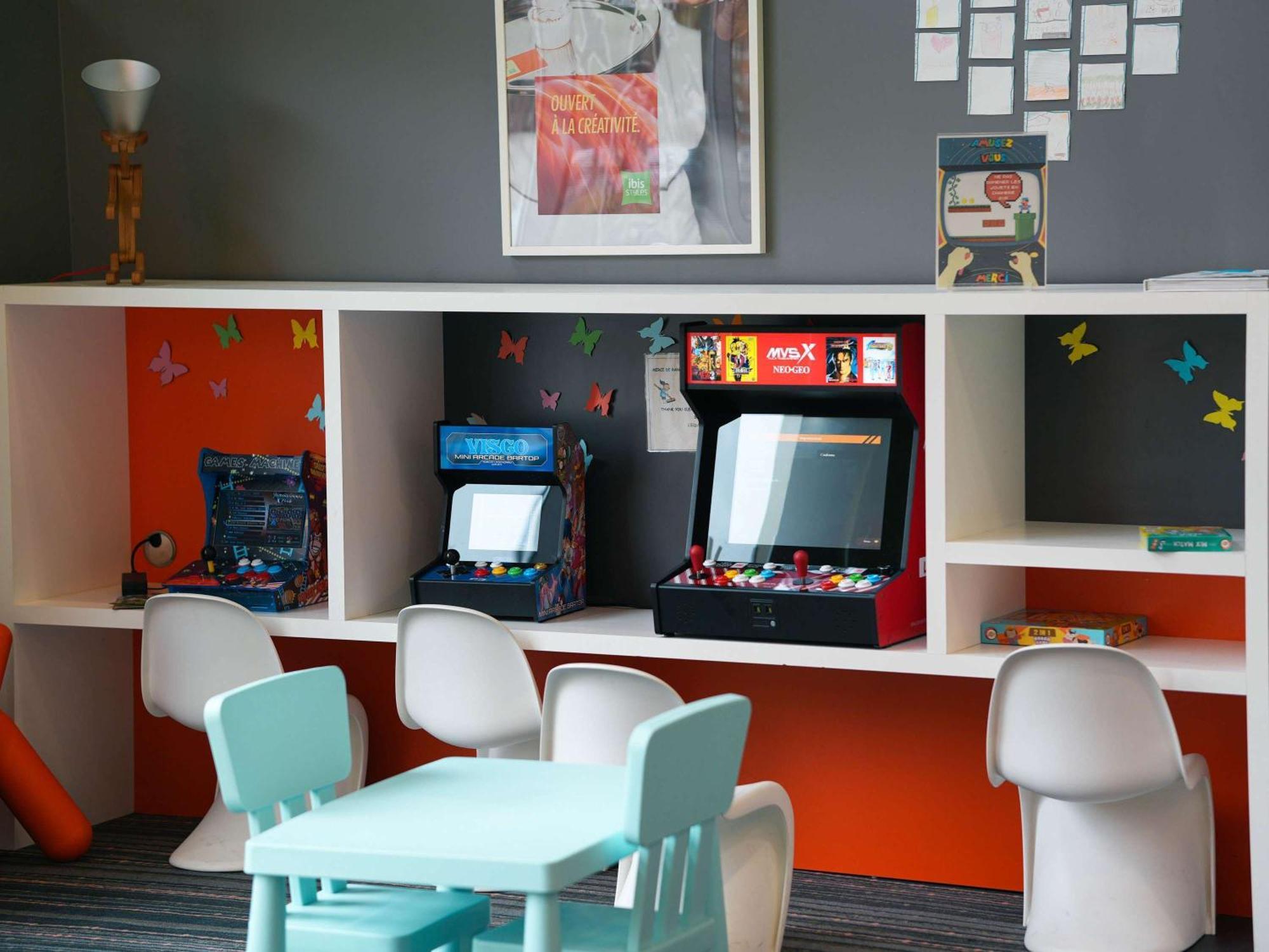 Готель Ibis Styles Caen Centre Gare Екстер'єр фото
