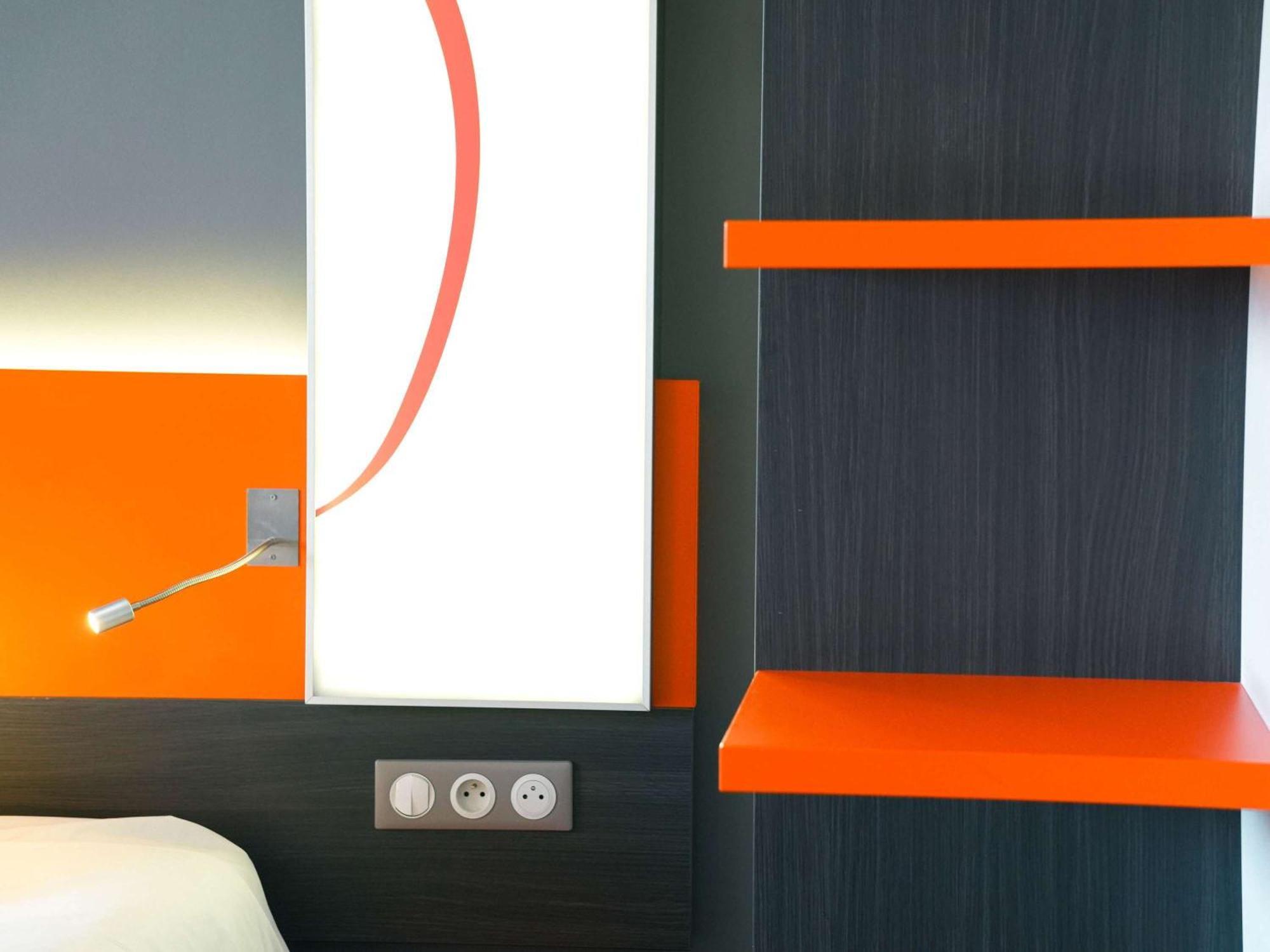 Готель Ibis Styles Caen Centre Gare Екстер'єр фото