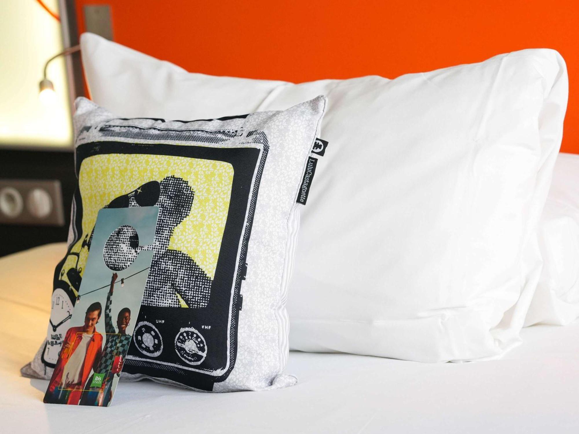 Готель Ibis Styles Caen Centre Gare Екстер'єр фото