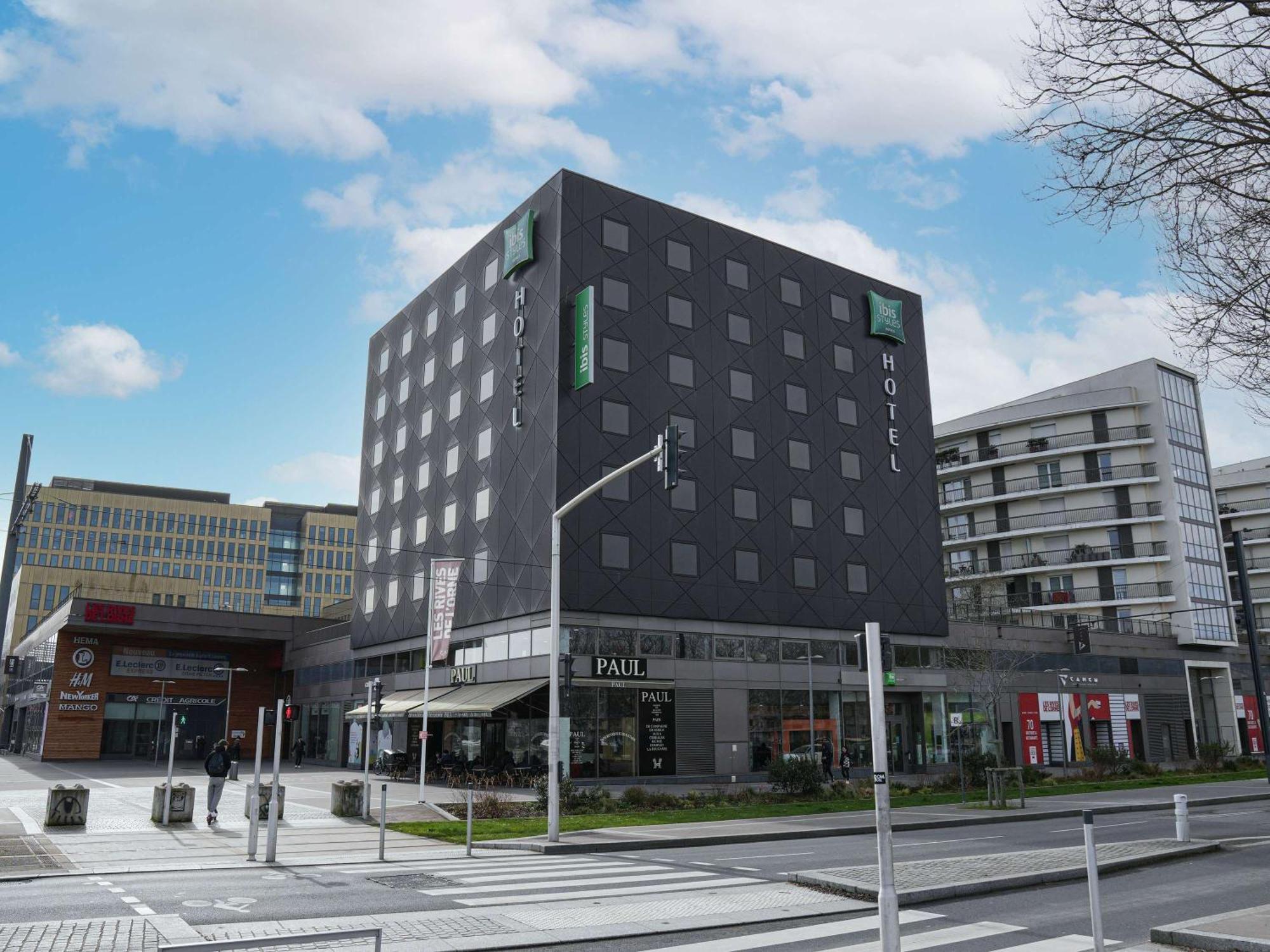 Готель Ibis Styles Caen Centre Gare Екстер'єр фото